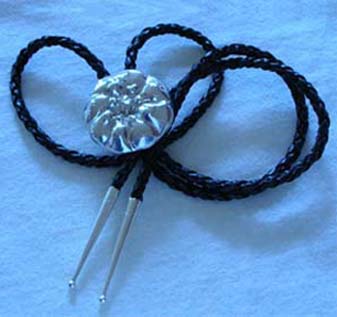 La Huella as silver bolo